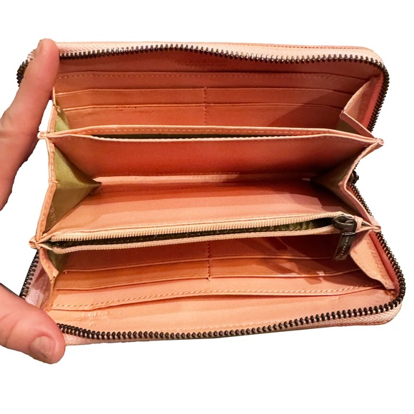 Burberry Leather Wallet - Picture 4 of 5